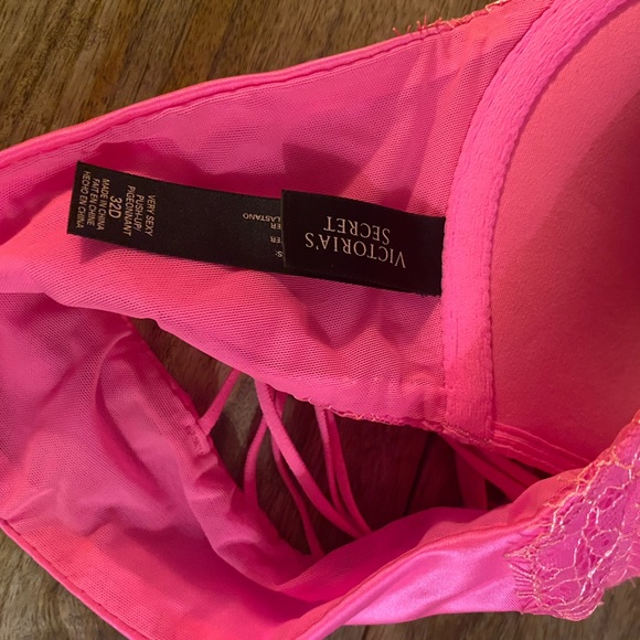 Victoria’s Secret very sexy pink lace push up bra front closure - Picture 4 of 5